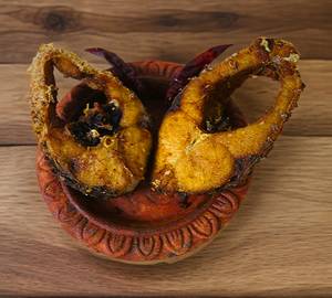 Bengali Style Mach Bhaja (2 Pieces)