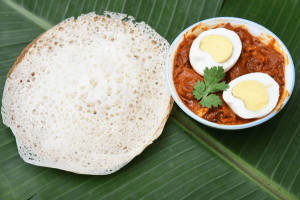 3 Appam with egg curry