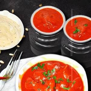 Boneless Chicken Red Pepper Gravy