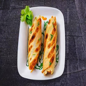 Chicken Roomali Cheese Roll