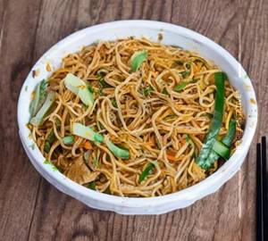 Egg Hakka Noodles