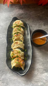 Kothe Mix Veg Momos [6 Pcs]