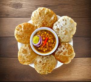 Sattu Kachori and Ghugni