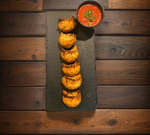 Crispy Cheese Paneer Momos [6 Pcs]
