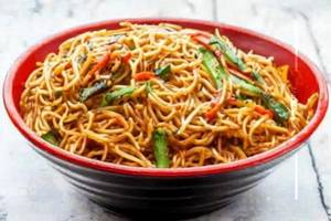 Chicken schezwan noodles