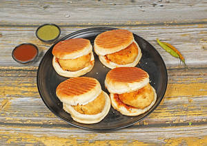 4 Vada Pav Combo