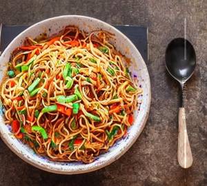 Schezwan Veg Noodles