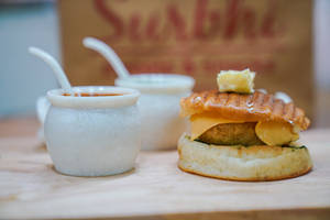 Surbhi Cheesse Butter Grill Vada Pav