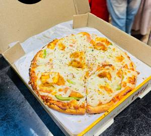Tandoori Paneer Pizza
