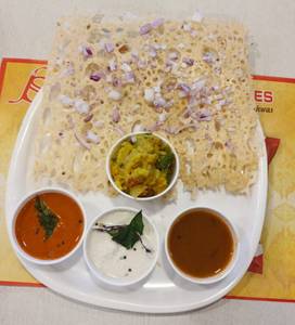 Onion Rawa Masala Dosa