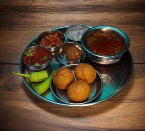 Dal bati Churma
