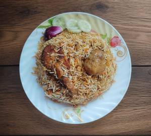 Fried Chicken Biryani With Chicken Gravy And Salad