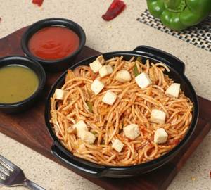 Paneer schezwan noodles
