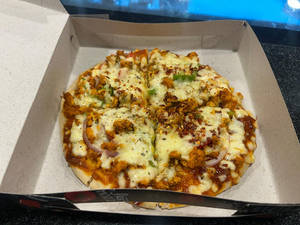 Chicken Schezwan Pizza(8")