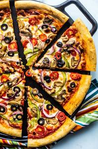 Veggie Deluxe Pizza