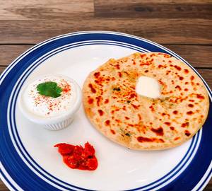 Aloo parotta, curd and pickle
