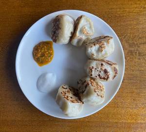 Kothe Cheese Chicken Momos [6 Pcs]