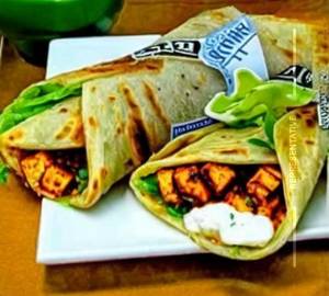 Paneer Schezwan Roll