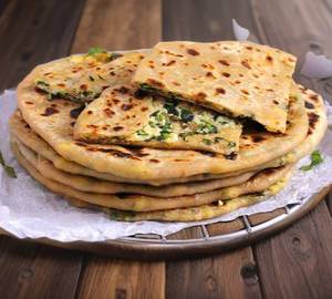 Paneer methi paratha