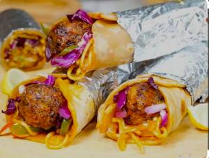 Noodles manchurian frankie