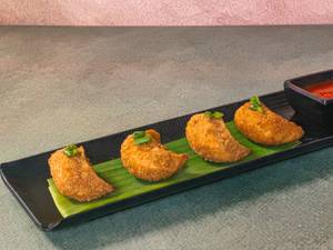 Kurkure Cheese Momos [6 Pieces]