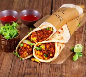 Manchurian Noodle Mix Cheese Roll