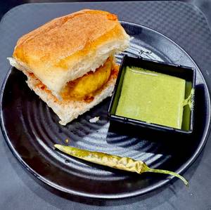 Jumbo Vada Pav