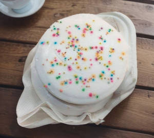 Eggless Vanilla Bento Cake