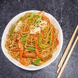 Seafood Hakka Noodles Medium