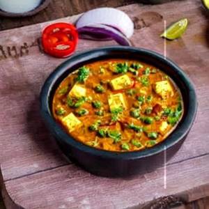 Matar paneer                           