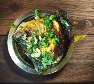 Macher Maatha Diye Sabji [2 Pieces]