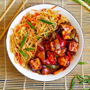 Combo Meal - Chilly Paneer Gravy & Hakka Noodles