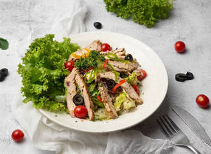 Grilled Chicken Salad {270gms, Serves 1}