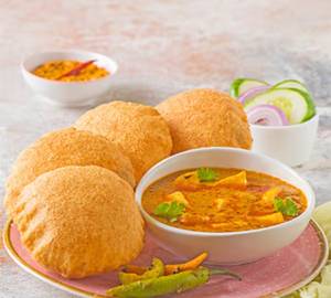 Bedmi Puri With Aloo Subji