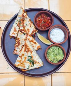 Chipotle pulled pork and chorizo 3pcs