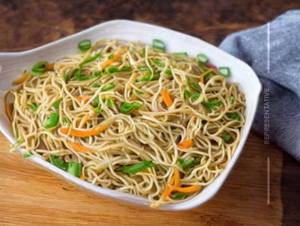 Egg Hakka Noodles