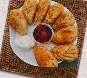 Paneer cheese fried momos 8ps.