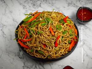 Veg Hakka Noodle