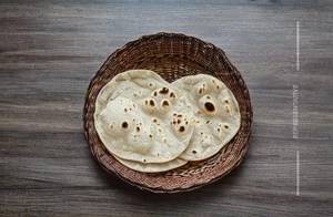 Plain tawa roti