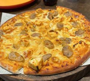 Mushroom & Paneer Pizza