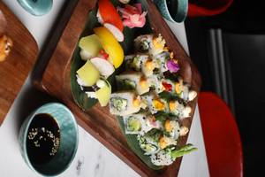 JAIN SPECIAL VEGETABLE SUSHI PLATTER 20 PCS	