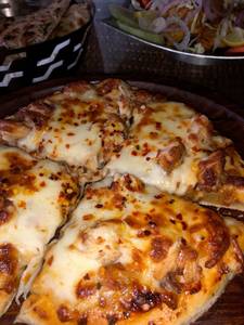 Chicken & Cheese Pizza ( Cheese St.Crust)