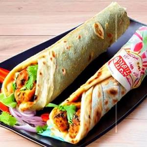 Chatpata Chicken Roll