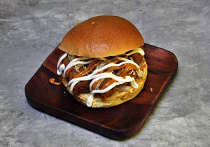 Chaska Bun Tandoori Nuggets Burger