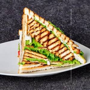 In House Special Chicken Club Sandwich