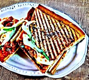Cheese Chilli Garlic Grilled Sandwich