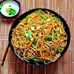 Egg Hakka Noodles