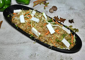Paneer Chowmin( 2 Box, Serve 2)