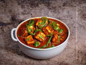 Chilli Paneer [Curry]