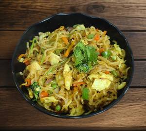 Egg fried maggi